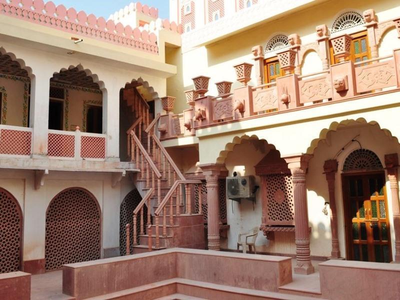Hotel Suroth Mahal Luharu Luaran gambar