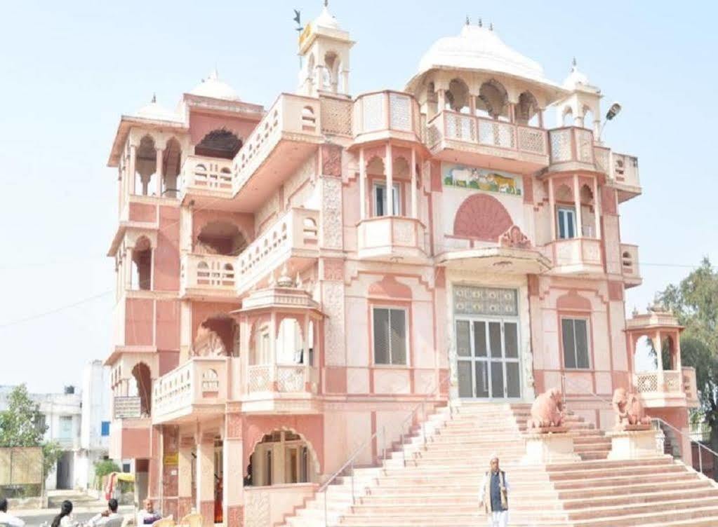 Hotel Suroth Mahal Luharu Luaran gambar